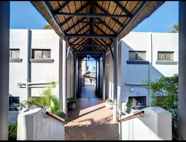 3 BEDROOM FLAT TO LET IN COMPENSATION BEACH